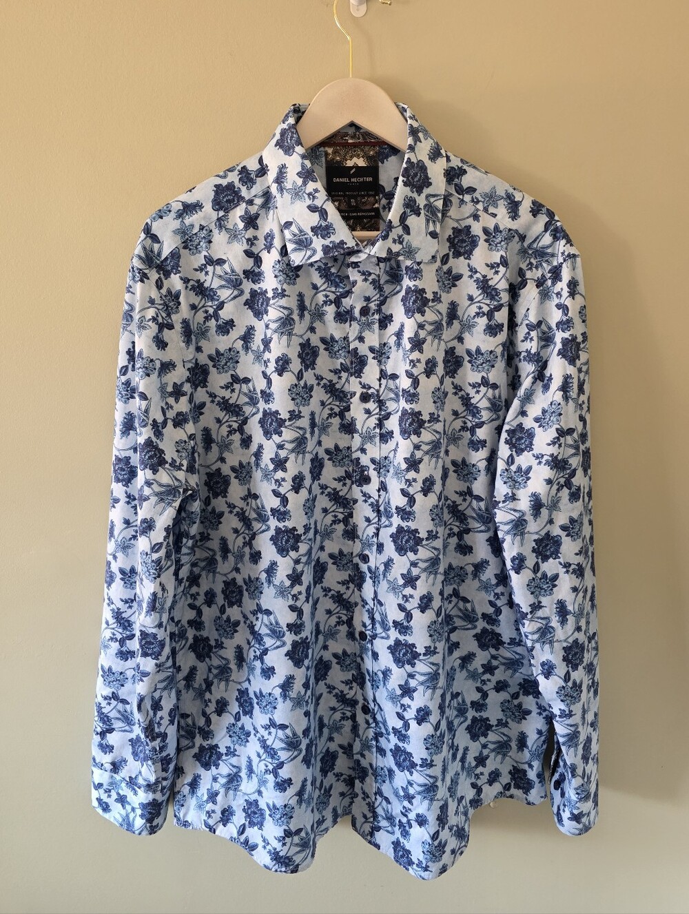 NWOT Daniel Hechter Paris XL Blue White Botanical Paisley Non Iron Dress Shirt